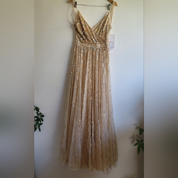 Mac Duggal, Sequined Sleeveless WrapOver A Line Gown, Nude/Gold, Size 8, NWT - Picture 6 of 16